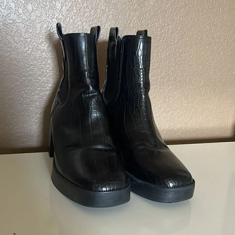 Nasty Gal Chunky Heel Croc Embossed Ankle Boots size 6